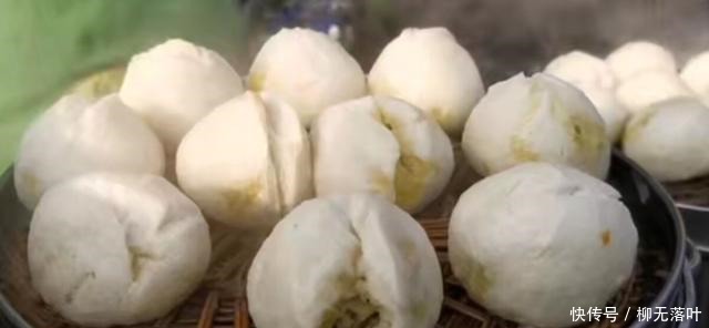 临平大集上的羊肉小笼包，老面发酵，羊肉腌制2天，一笼只需10元