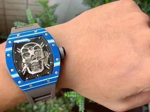 表款 戴劳力士的不一定有钱,但戴这几款表的人,一定不差钱