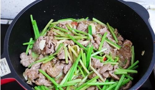 这肉虽然价格贵了点，但是营养价值高，跟芹菜一起炒，味道好