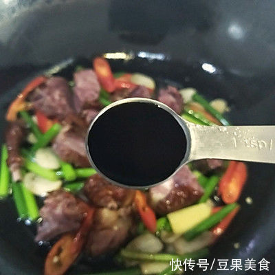 腊鸭腿炒蒜苗|这道腊鸭腿炒蒜苗，看一遍就会