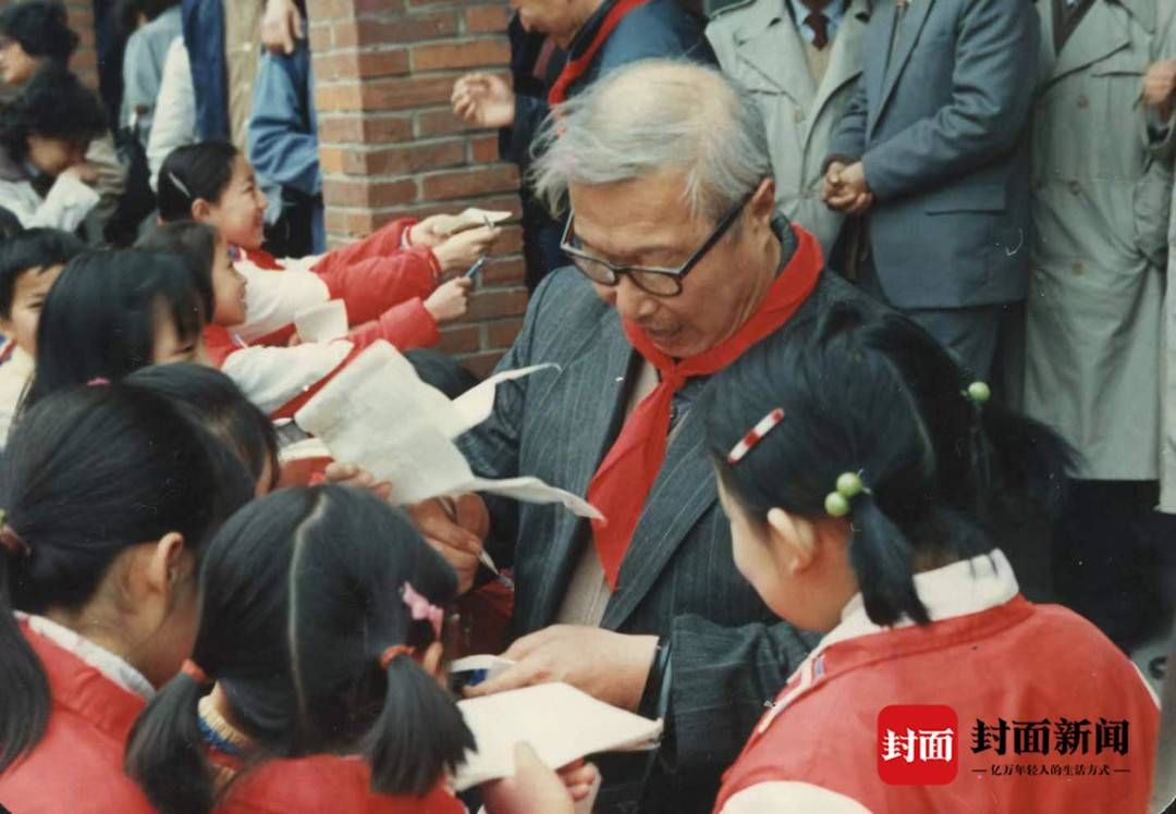 没头脑和不高兴&儿童文学翻译家任溶溶将迎来百岁诞辰 曾翻译《安徒生童话》，创作《没头脑和不高兴》