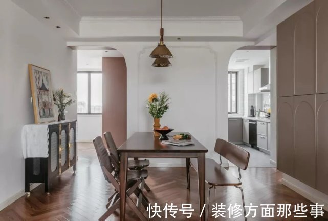 文艺复古风|98㎡文艺复古风,大胆跳色+通铺人字拼地板,感受一整屋的浪漫