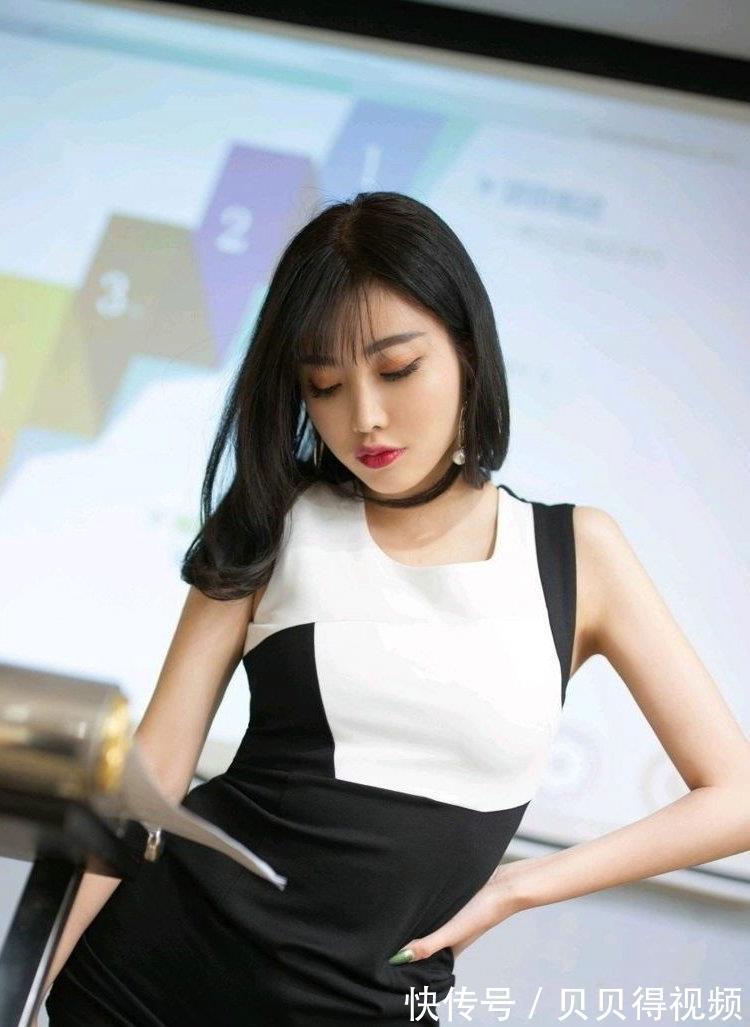 时尚|个性的女生,单吊带衫配灰色牛仔裤,穿搭的时尚又抢镜