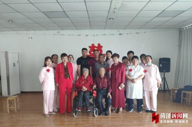 新郎83岁、新娘76岁，护理院里上演浪漫特殊婚礼