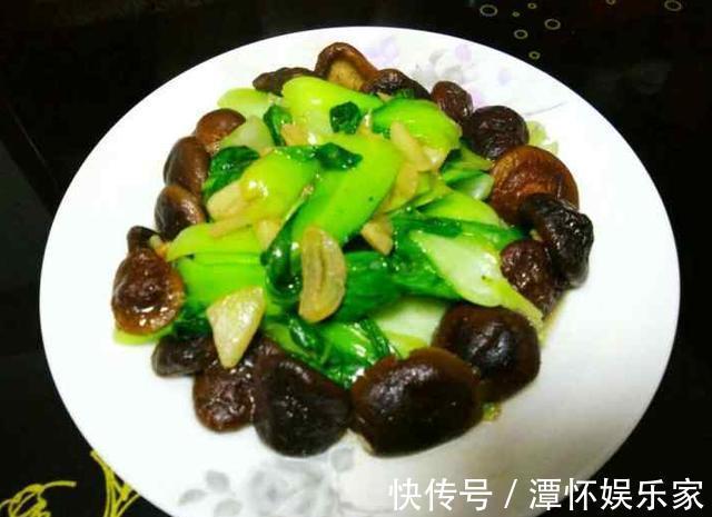 脆嫩|炒青菜，洗好直接下锅是大错！牢记4个技巧，翠绿又脆嫩，还入味