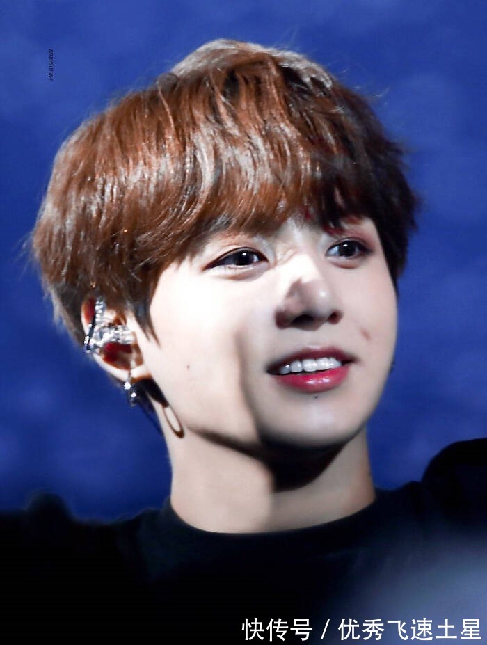 黑莲花|推荐穿书文，黑莲花控场病娇徒弟vs外表冷冽内心逗比师尊！