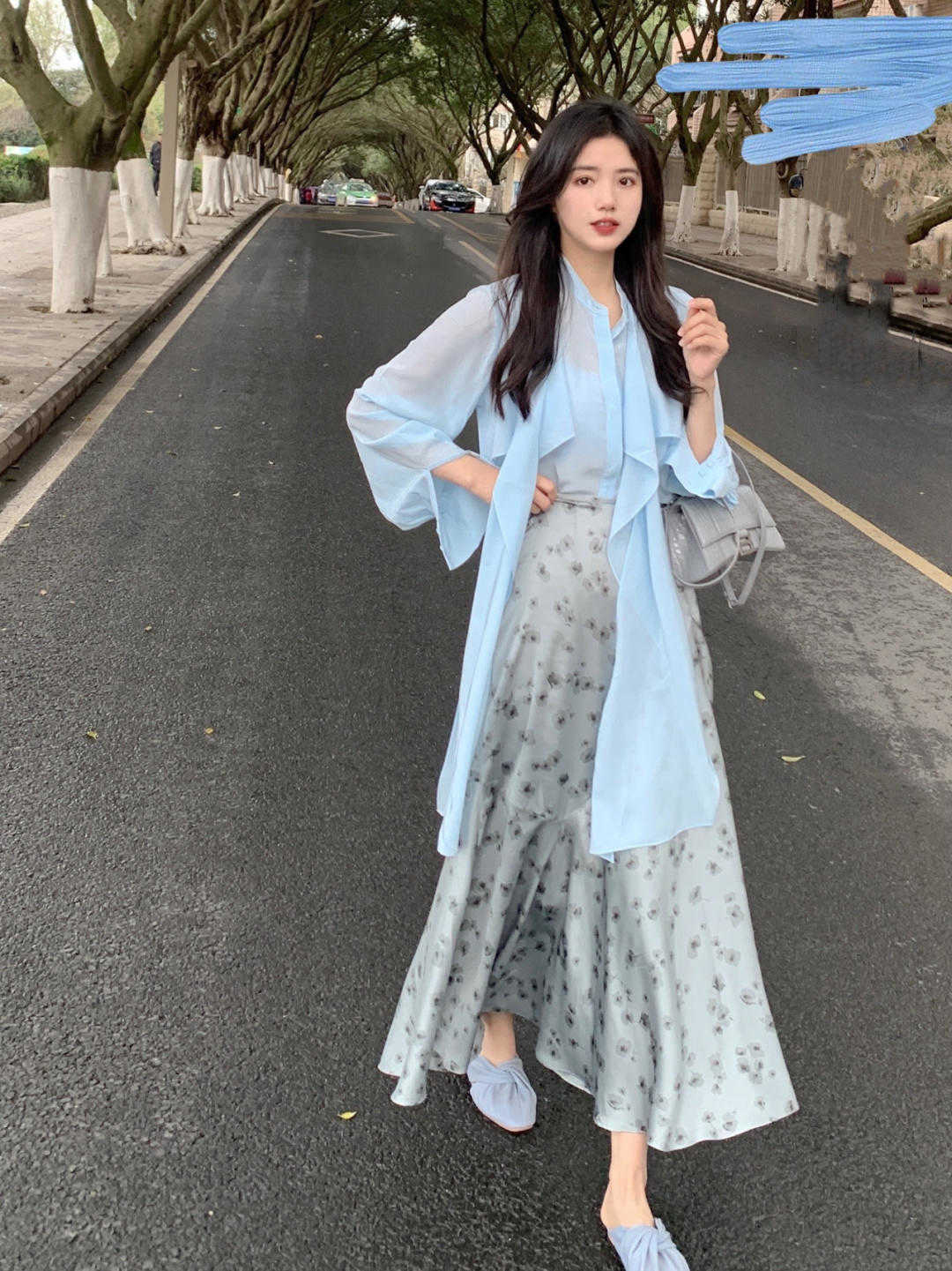 鞋子|秋季半身裙怎样穿好看，可以从上衣下功夫，发挥空间大