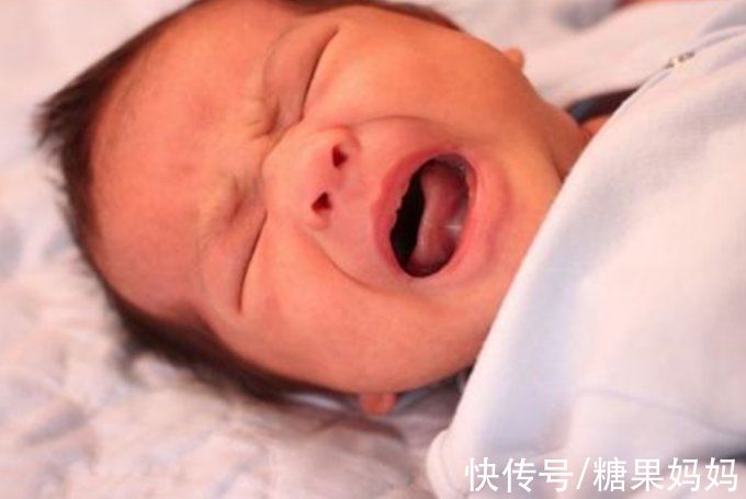 婆婆和妈妈|新生儿在“月子里”很好带，是宝贝给妈妈的礼物，哭闹也许有苦衷