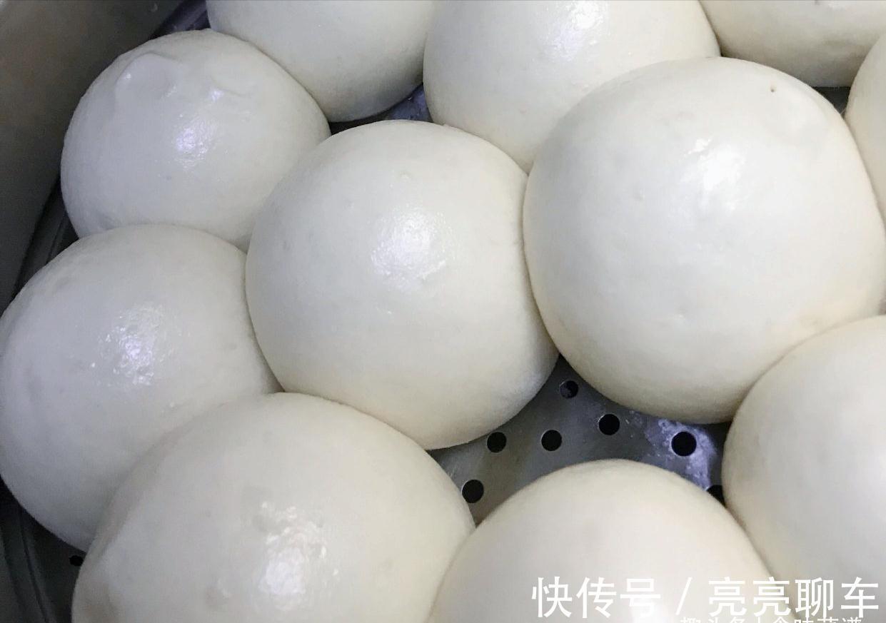 松软|馒头怎么做才好吃?关键在于和面,老师傅教你一招,个个松软好吃