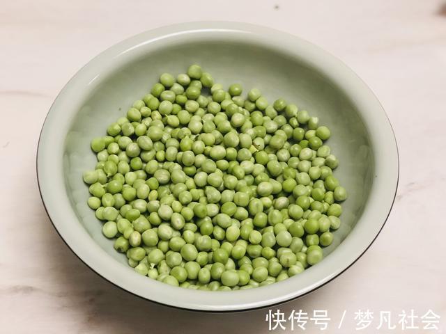 豌豆|天热少吃肉多吃豆,遇到碱性豆子多买点,营养丰富,夏天吃很合适