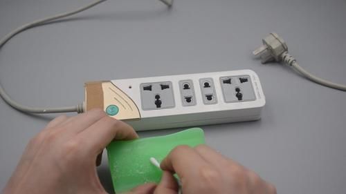 小妙招|插座很难插进去怎么办?教你一个实用小妙招,立马变得非常顺畅