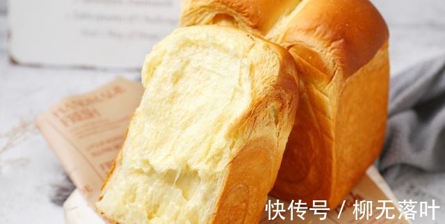 最近这吐司火了，隔天做一个，松软又拉丝，加点料早餐不重样！