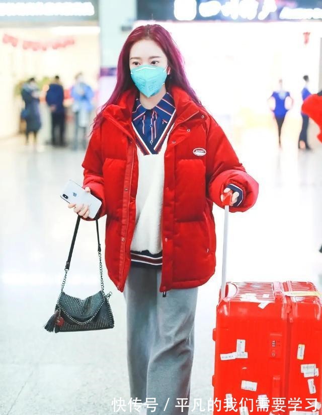 冬季 冬季穿羽绒服最怕显胖，试试这四个“年轻款”，有气质还减龄显瘦！