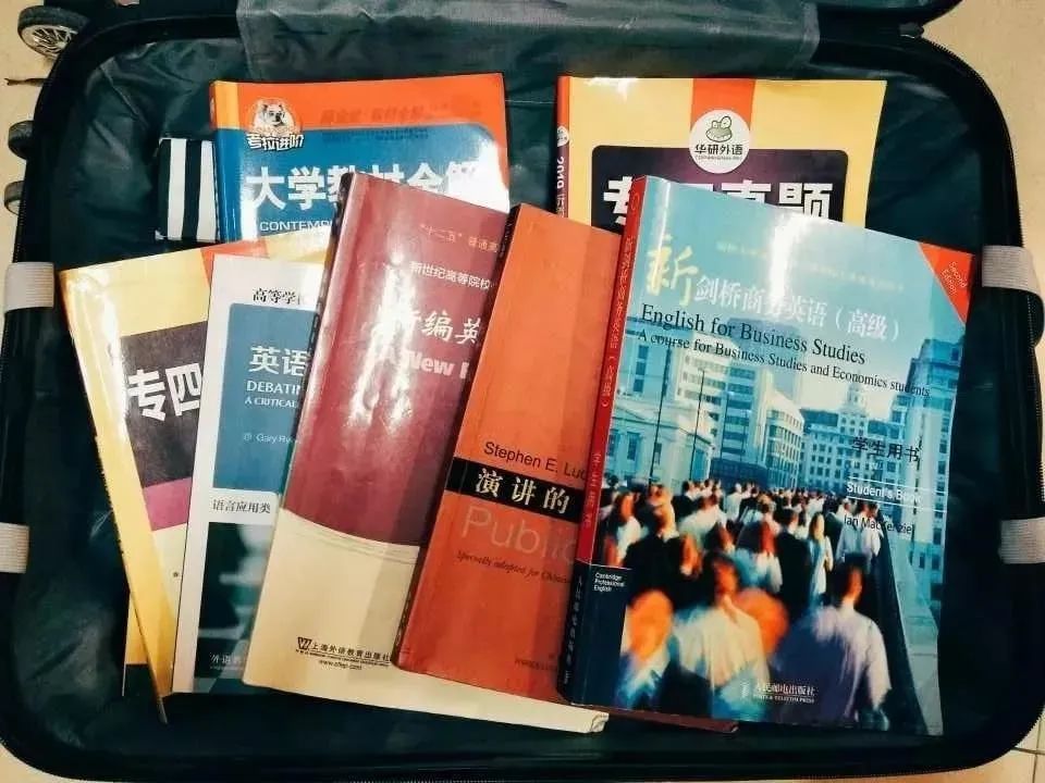 哆啦被巴彦淖尔父母塞满的行李箱，都装了啥