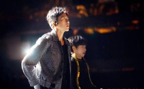 邓超创4初舞台,孙俪发文力挺不忘损一下,半夜被跳醒