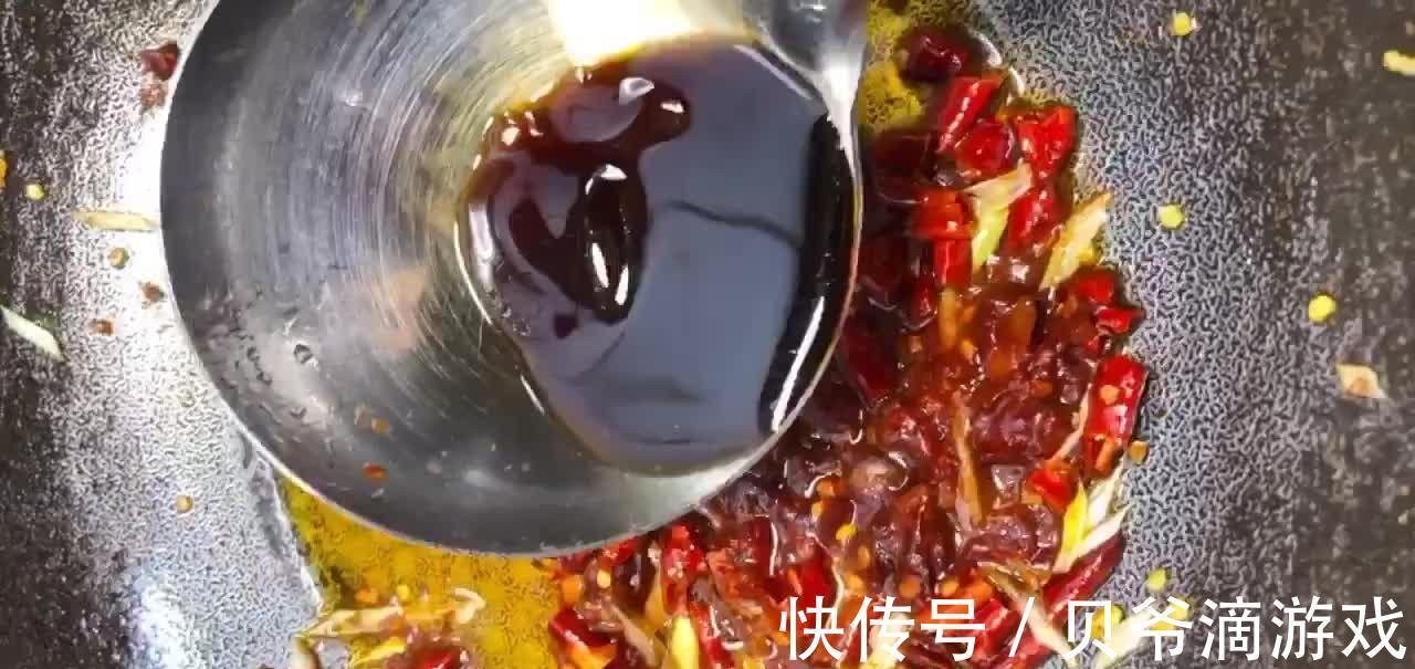 辣炒小海鲜,口味香辣适中咸香味美,就着啤酒吃不够!