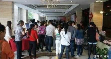 五胞胎|48岁孕妈生下5胞胎,80名家属到场,看到孩子性别后乐开了花