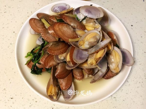 九层塔叶炒花蛤