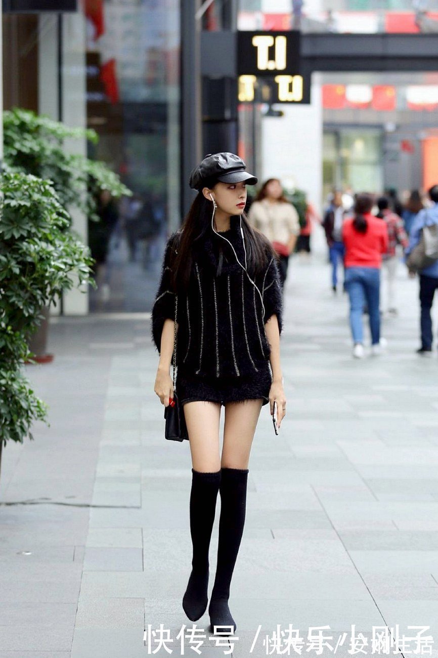 美女 长靴的优势脱颖而出,怎么会有如此好看的美女