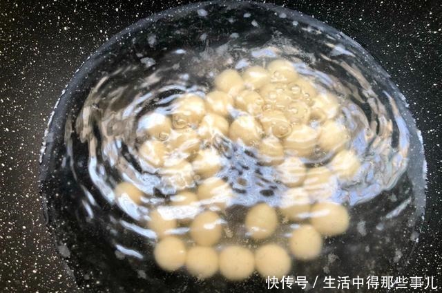 这甜品,女儿隔三差五就馋它,软糯香甜,学会了再也不用出去买