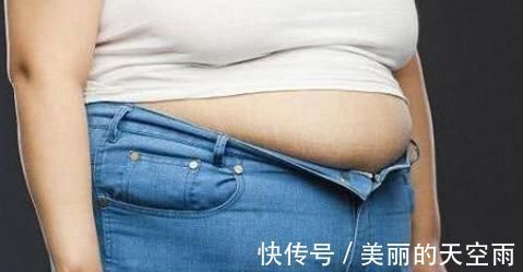 大肚腩|女人若想减掉大肚腩,别总是跑步,吃点此物,慢慢变成“小腰精”
