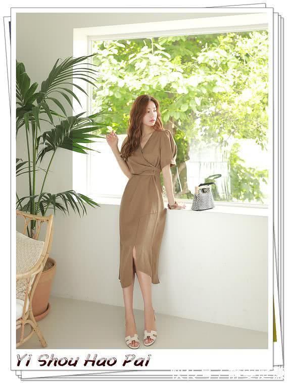 搭配 轻松而时尚，显瘦有气质裹身裙的搭配示范，谁穿谁美