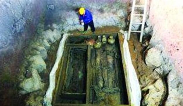 江都易王|为盗挖这座墓穴,4位盗墓贼当场身死,专家发掘后脸红不已