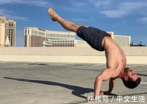 核心|背部训练必杀技引体向上,动作不标准可不行,激活核心肌群最重要