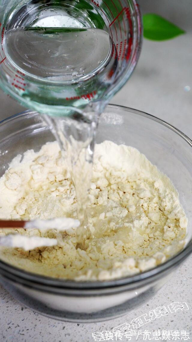 黄米面的年糕你吃过吗比糯米粉做的更粘更好吃，看完你也试试吧