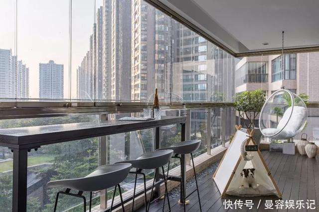 榻榻米|阳台和客厅万万不要做隔断，头一次见有钱人这样设计，好看又实用