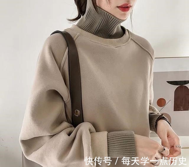 加绒卫衣 毛衣不兴了,今年流行的“加绒卫衣”保暖显瘦提气质,还不贵!