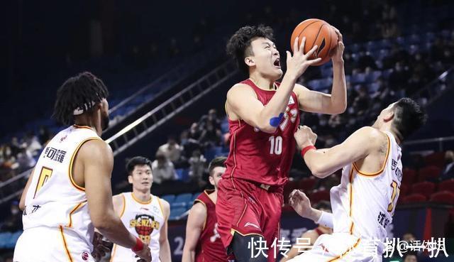 吴前|仅10分又如何?昨晚CBA大战,他用行动诠释核心,无愧男篮新希望