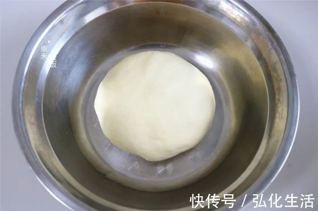 鸡蛋饼|正月初四吃烙饼，两种面粉搭配，外酥里软米香四溢，太好吃了