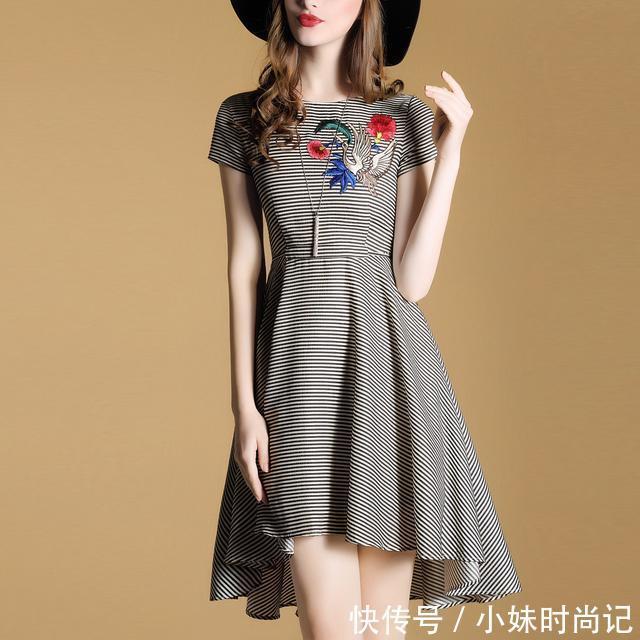 小女人 时尚优雅的连衣裙,让你瞬间变身精致小女人,怎么搭都不错