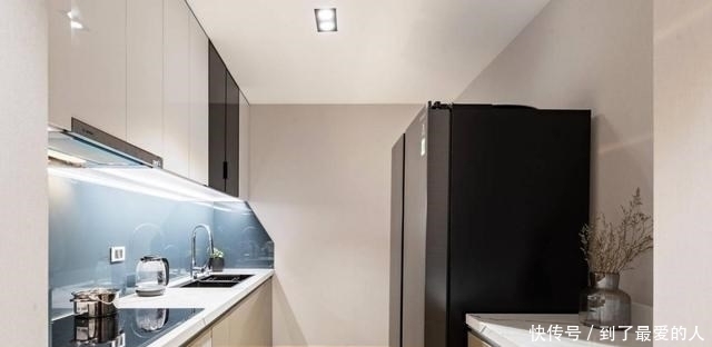 收纳|夫妻俩爱干净,自律5年坚持极简生活,全屋一尘不染,看着都高级