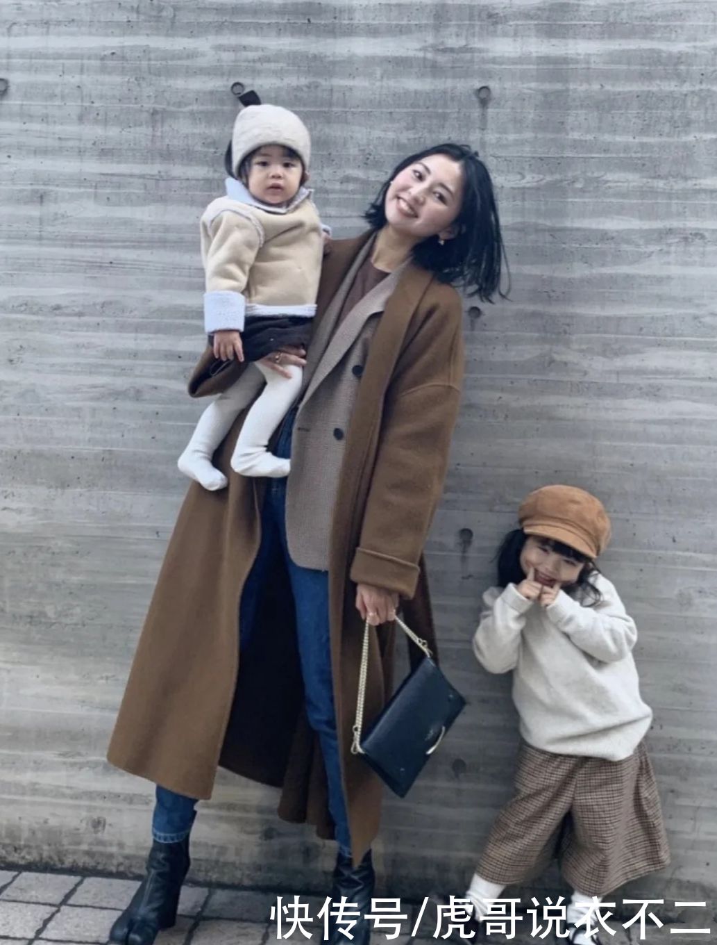 日本圆脸宝妈真会穿，冬装时尚实用又显瘦，带娃也能貌美如花