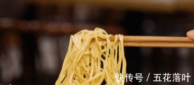 庄老板|调份顺滑开胃的酱料，拌碗满分冷面！