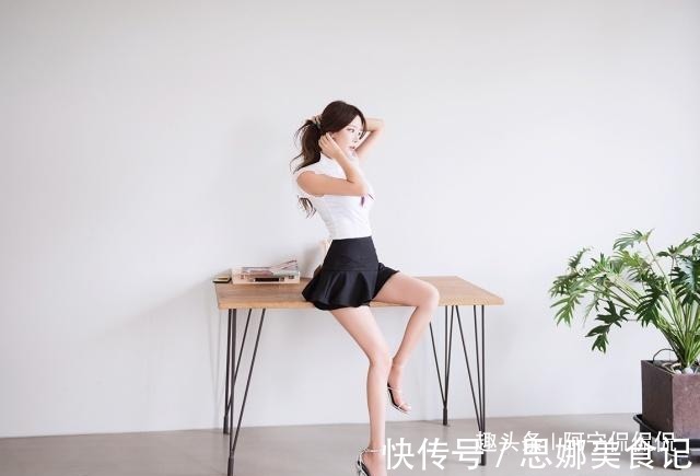 时尚|短裙和衬衫高跟鞋，不俗的装扮更能彰显自己的魅力