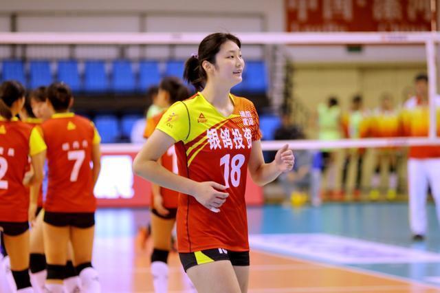 天津女排|新黄金双枪横空出世!轰53分带队大爆冷,朱婷接班人致敬女排队长