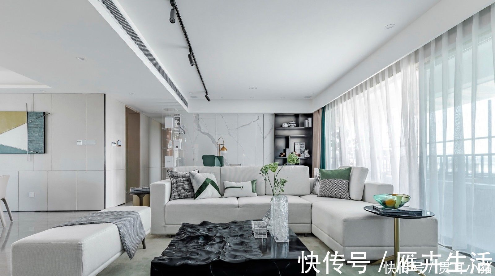 温馨感|这才是轻奢风,135㎡现代装修设计,入户第一眼,就是开阔感