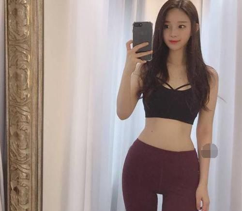 修长|修长时尚的打底裤小美女,网友穿出不一样的美感