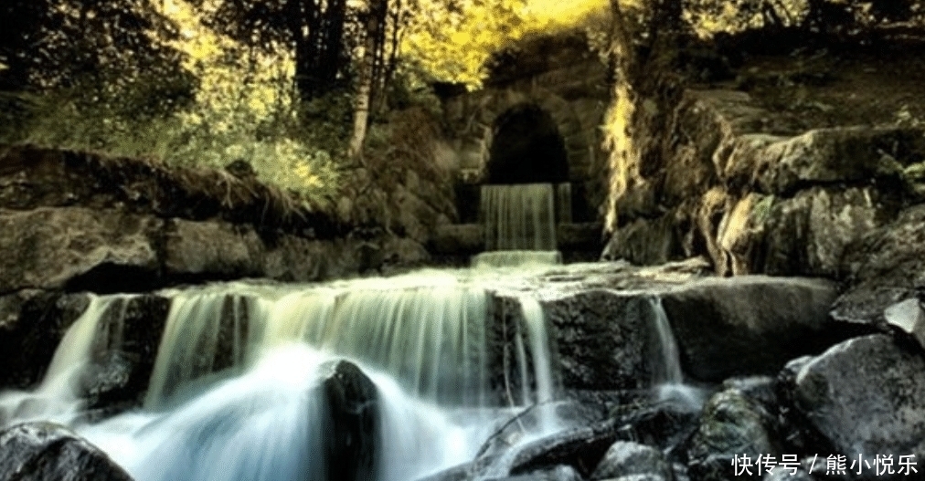 我的眼睛从那极北的芬兰,移到了爱琴海的希腊,若不去芬兰……