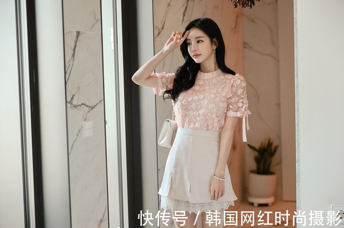 时尚|女神孙允珠高清时尚写真：樱桃红哑光半袖轻熟裙，又甜又御姐