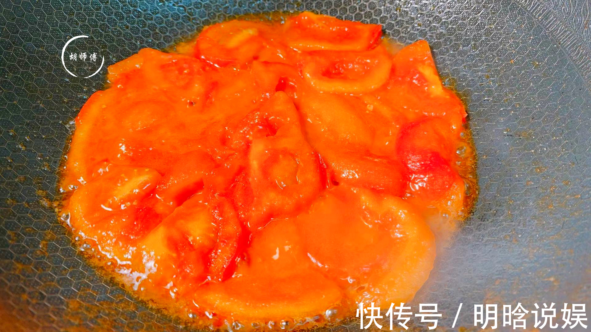 做番茄炒蛋时,有人先炒蛋,有人先炒番茄!都不对,教您正确做法