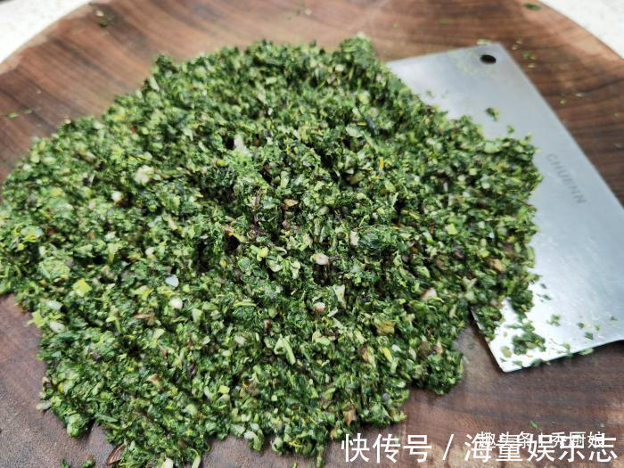 4月包饺子就用此菜,手脚冰凉的女性朋友要多吃,比芹菜韭菜还鲜