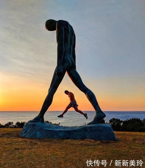 罗宾·怀特@来自世界各地的15个看起来违反了自然规律的超现实主义雕塑