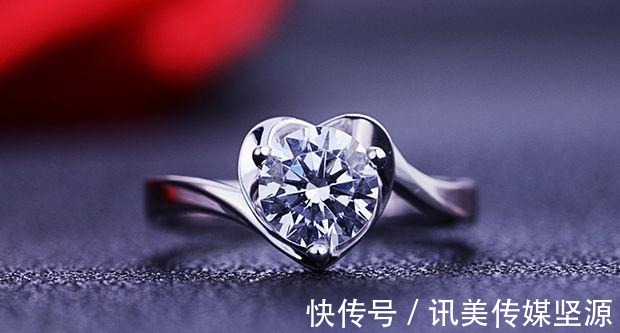 规定|结婚戒指价格怎么算?按女方要求还是男方要求?有规定吗?