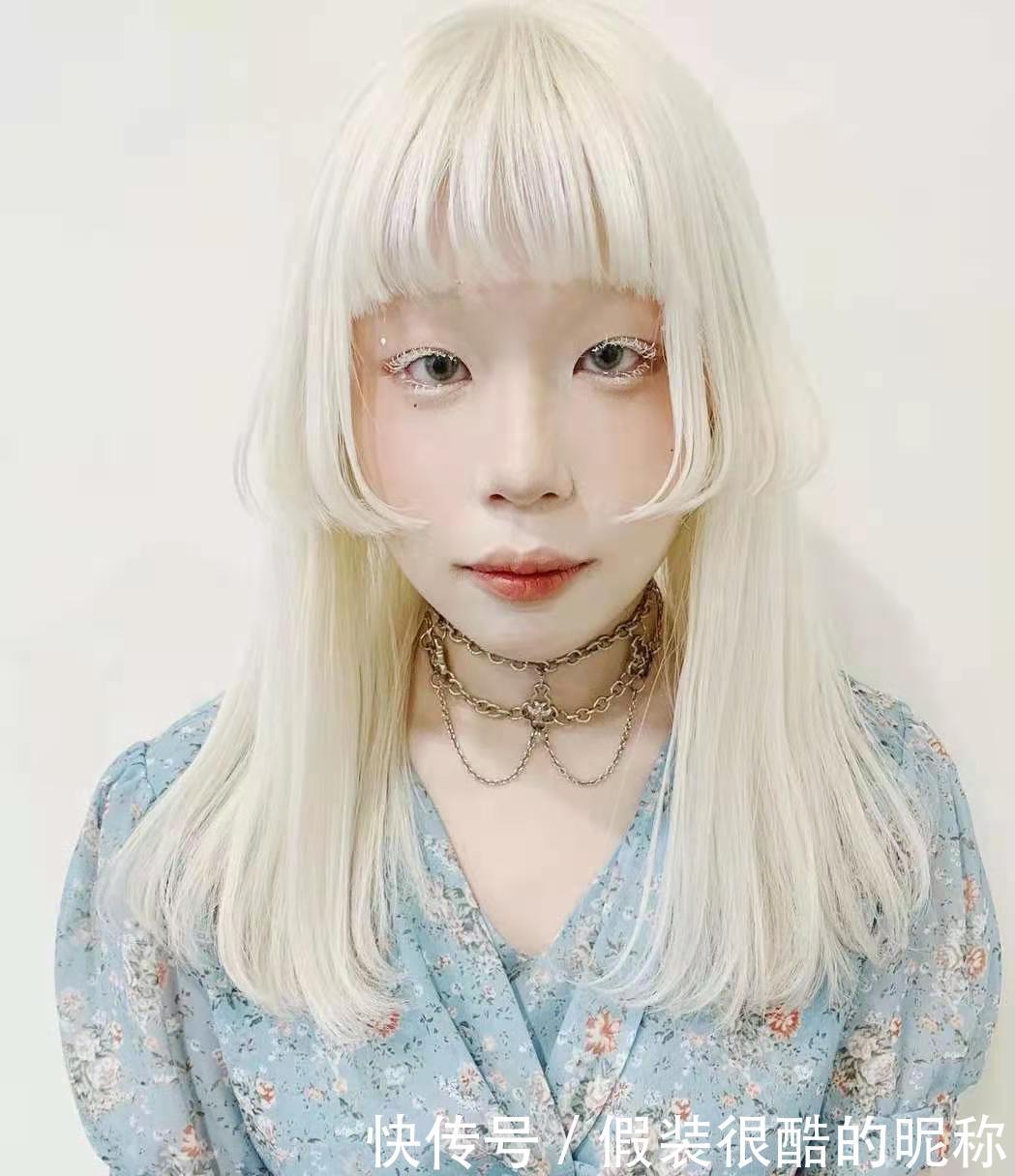 时髦|你还在染奶奶灰?时髦的小姐姐喜欢“染发际线”,别致时尚又有范