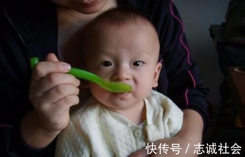 家乐|给娃喝水会导致积食？妇幼主任：给孩子喝水，3个时间点需躲开