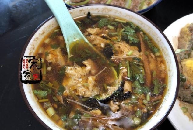 晚餐，老公下厨做了2菜1汤，这是我吃过最好吃的菜